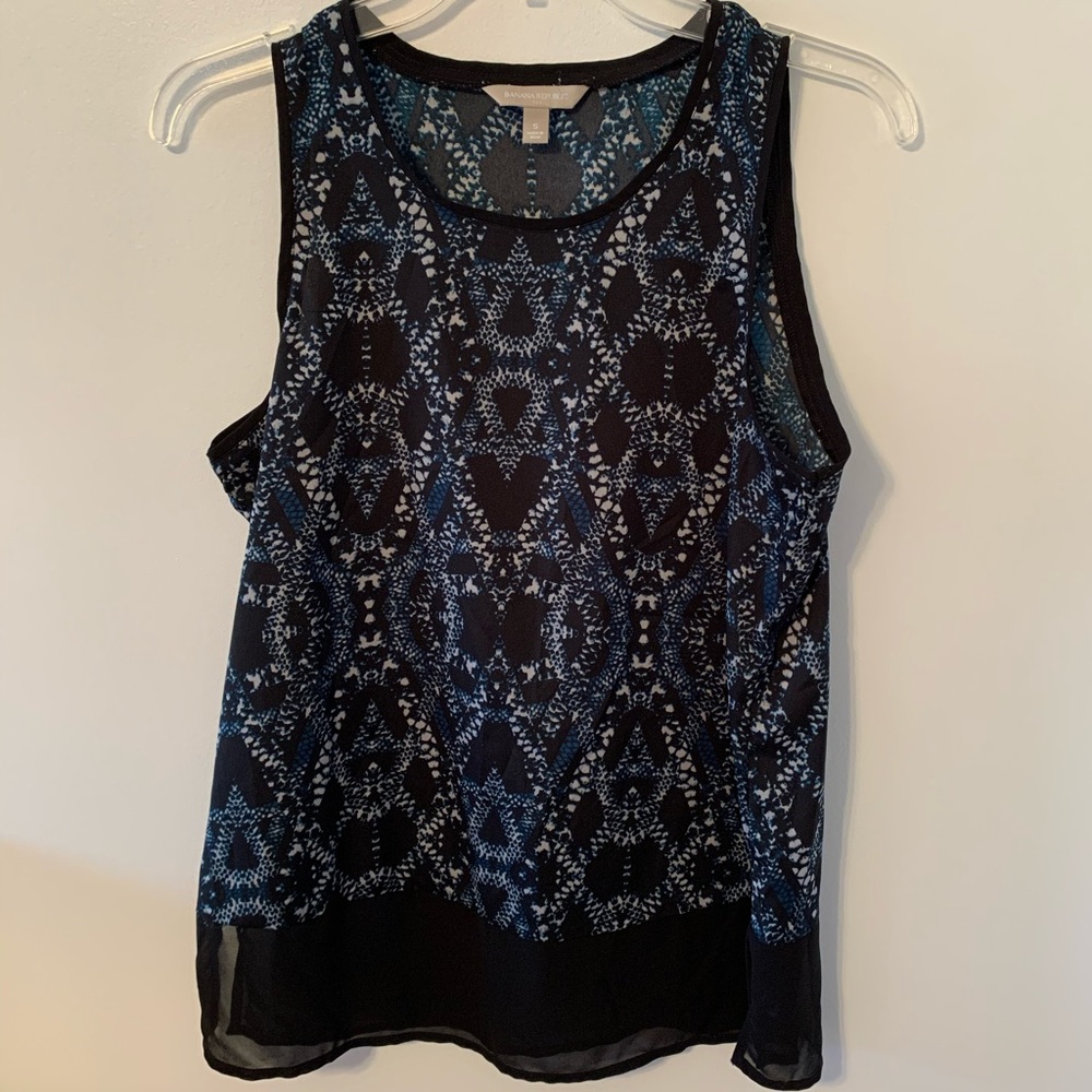 🌸 3 for $20 Banana Republic Factory Geometric Print Top